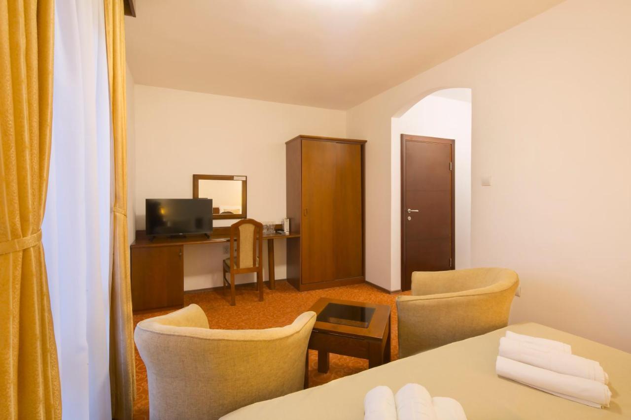 Villa Ljubanovic Budva Exteriör bild