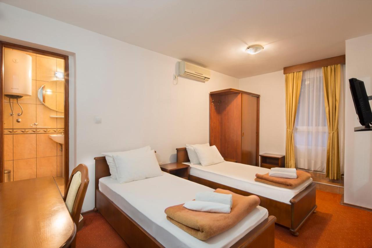 Villa Ljubanovic Budva Exteriör bild