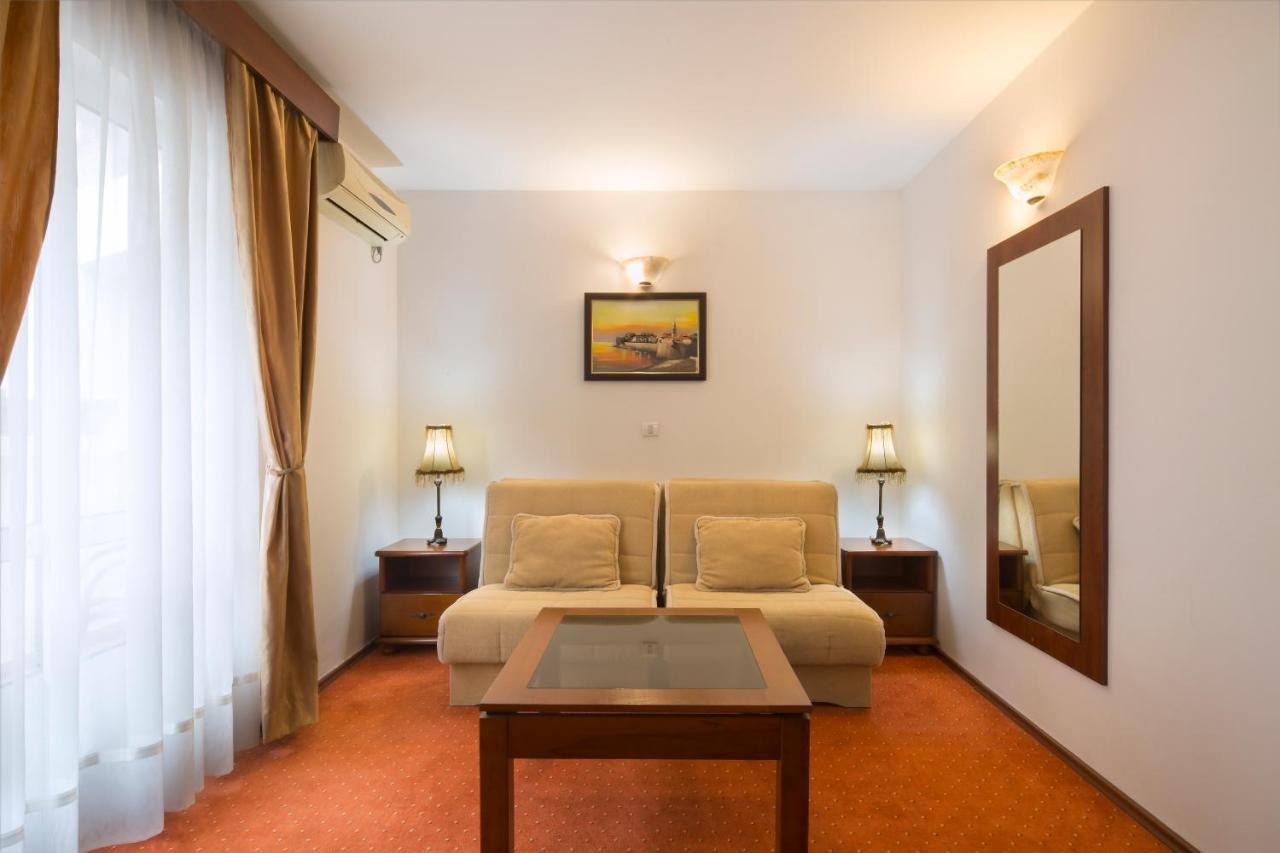 Villa Ljubanovic Budva Exteriör bild