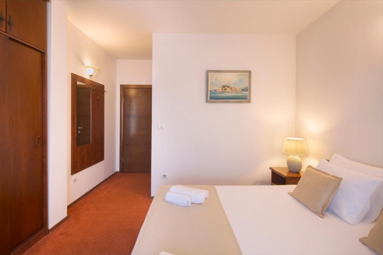 Villa Ljubanovic Budva Exteriör bild