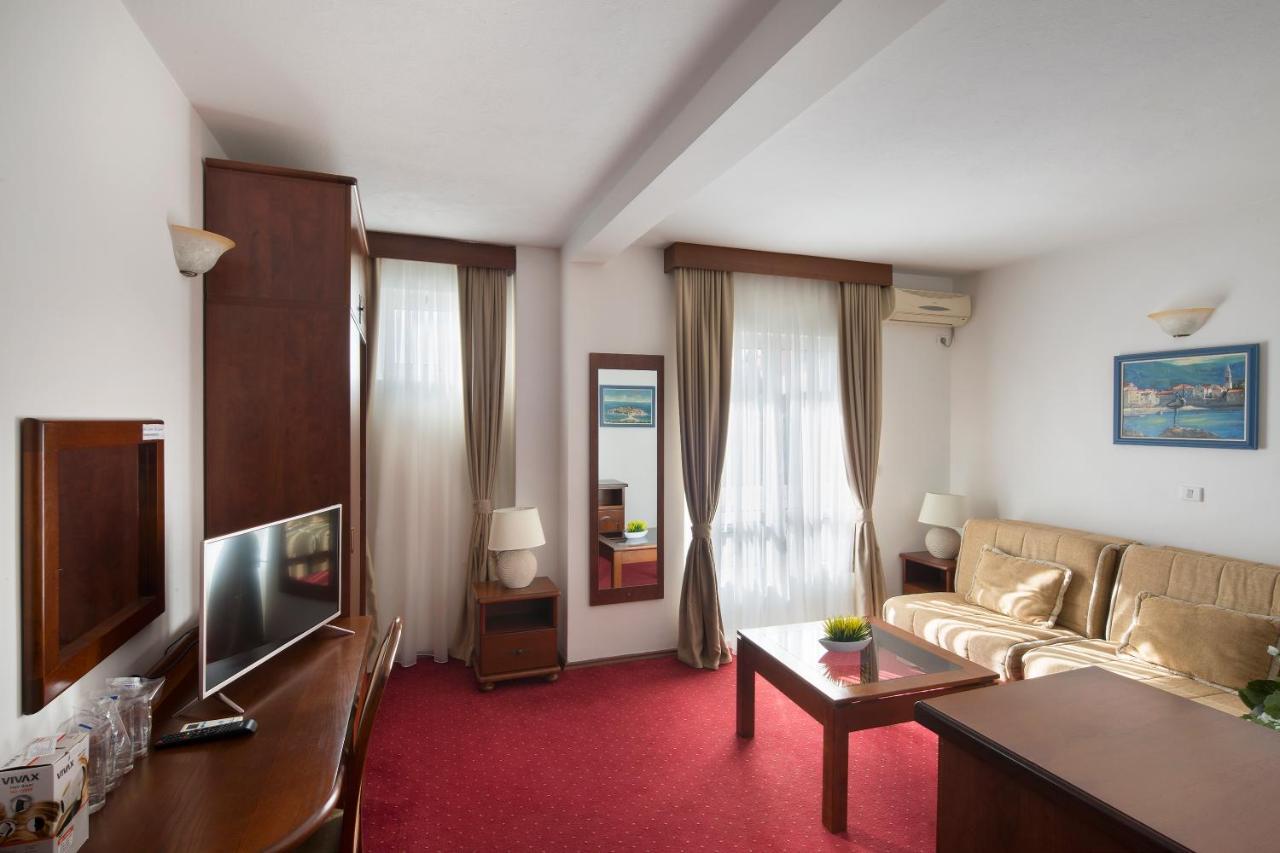 Villa Ljubanovic Budva Exteriör bild